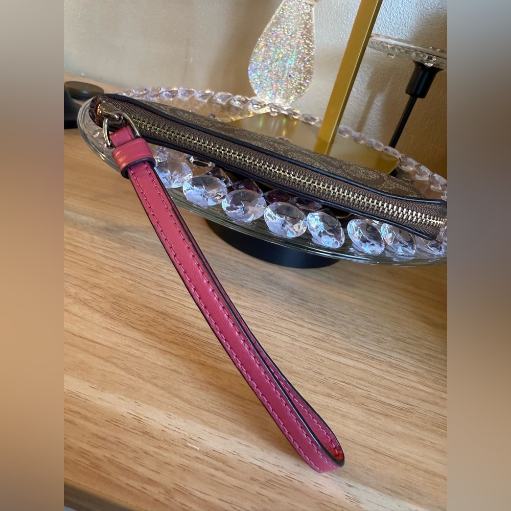 Coach Brown and Rose Color Wristlet EUC - Picture 6 of 7